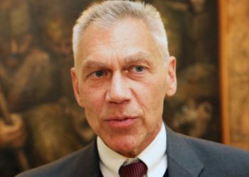 Боцан-Харчеко: Гаспромњефт и НИС настављају снабдевање Србије горивом