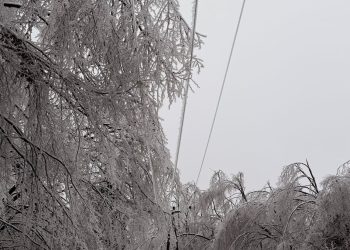 До нестанка струје дошло због леда на далеководима