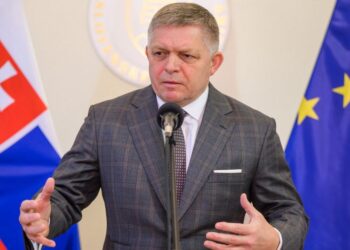 ФИЦО: ЕУ КАЖЊАВА СРБИЈУ ЗБОГ ЊЕНИХ СУВЕРЕНИСТИЧКИХ СТАВОВА